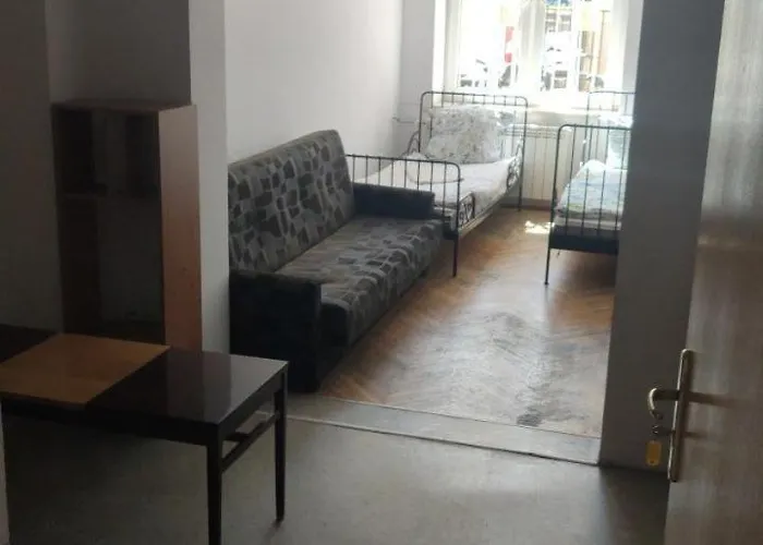 Privat bolig To Close Warszawa